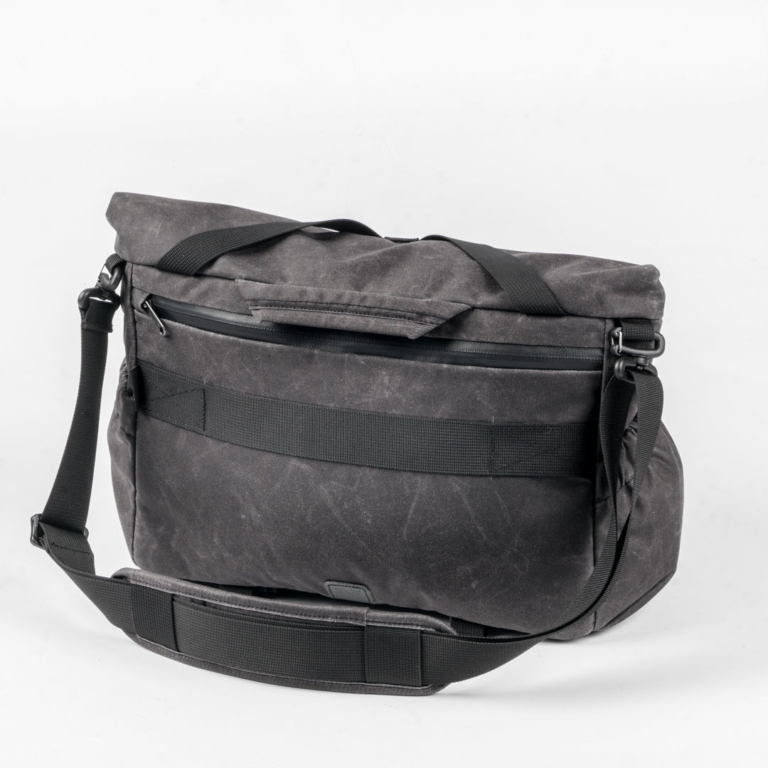 Wotancraft Pilot 10L charcoal black bag, rear view with zip pocket and padded strap