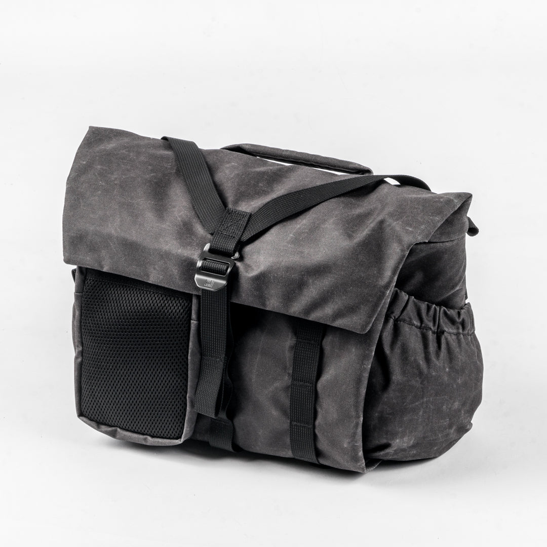 Wotancraft Pilot 10L charcoal black bag with mesh side pocket fitted