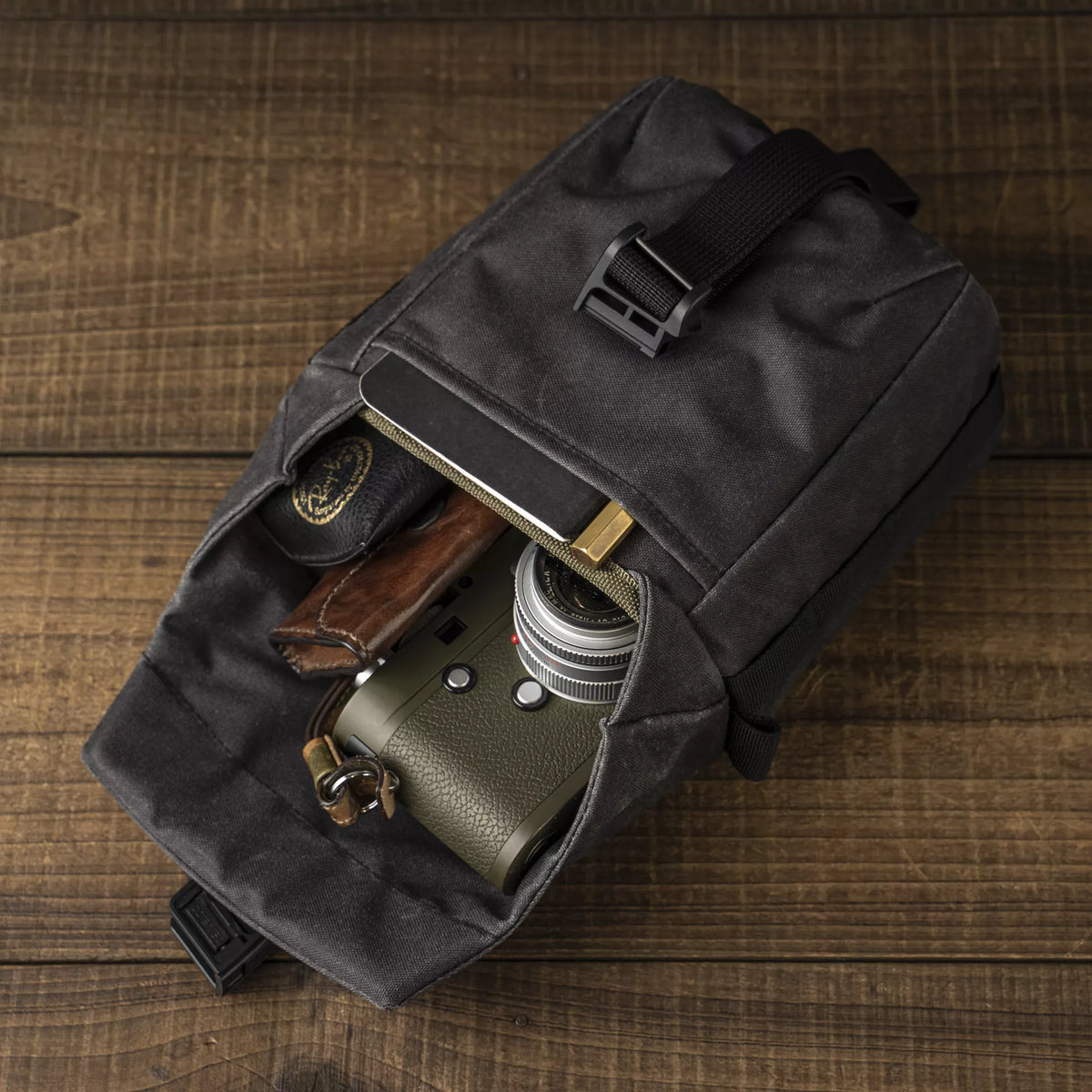 WOTANCRAFT Travel Camera Bag "PILOT" 2L, CHARCOAL BLACK
