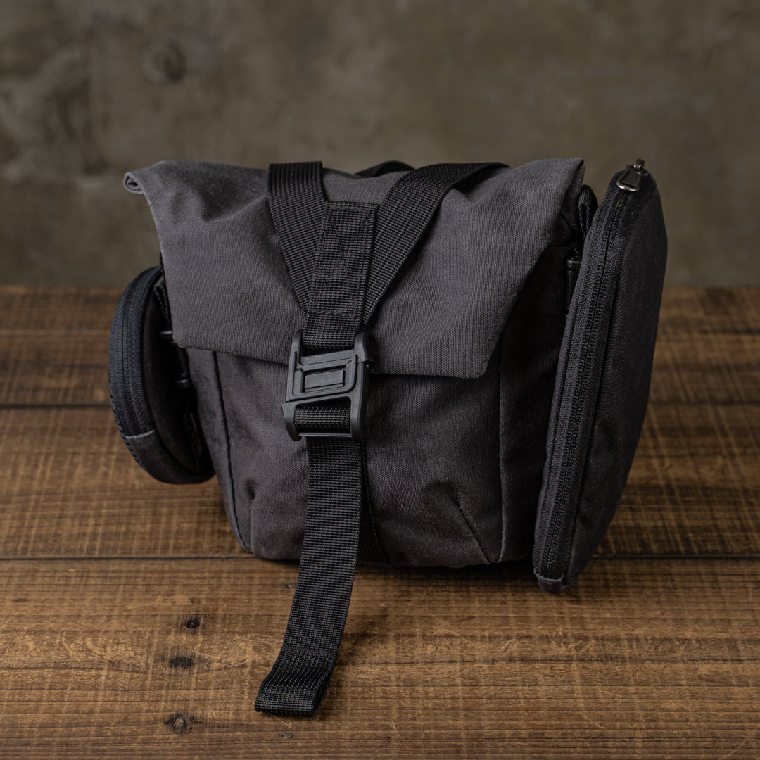WOTANCRAFT Travel Camera Bag "PILOT" 2L, CHARCOAL BLACK