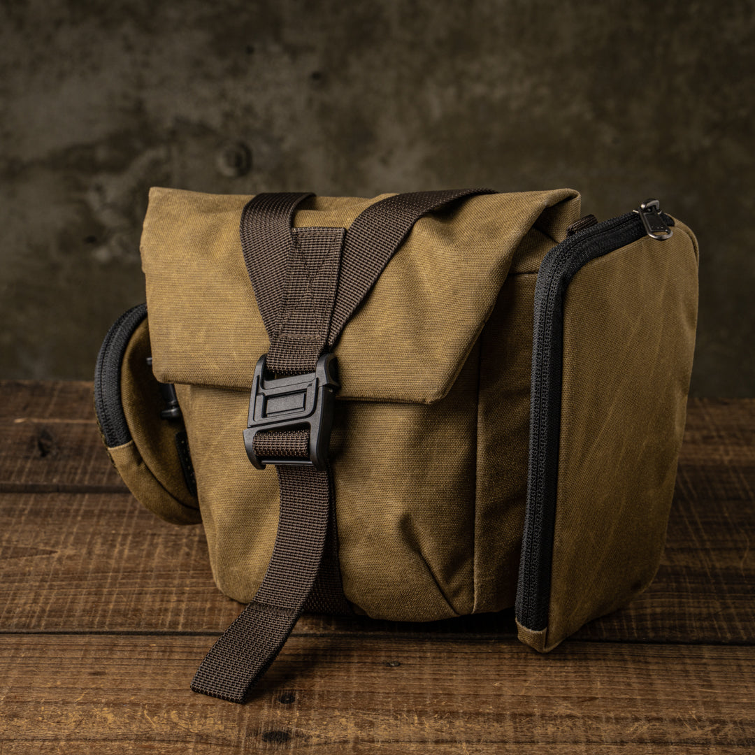 Wotancraft Pilot 3.5L khaki bag with side pouch attached