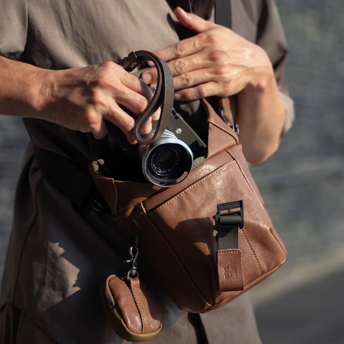 SALE ! WOTANCRAFT Travel Camera Bag "PILOT" 2L, FULL BROWN LEATHER
