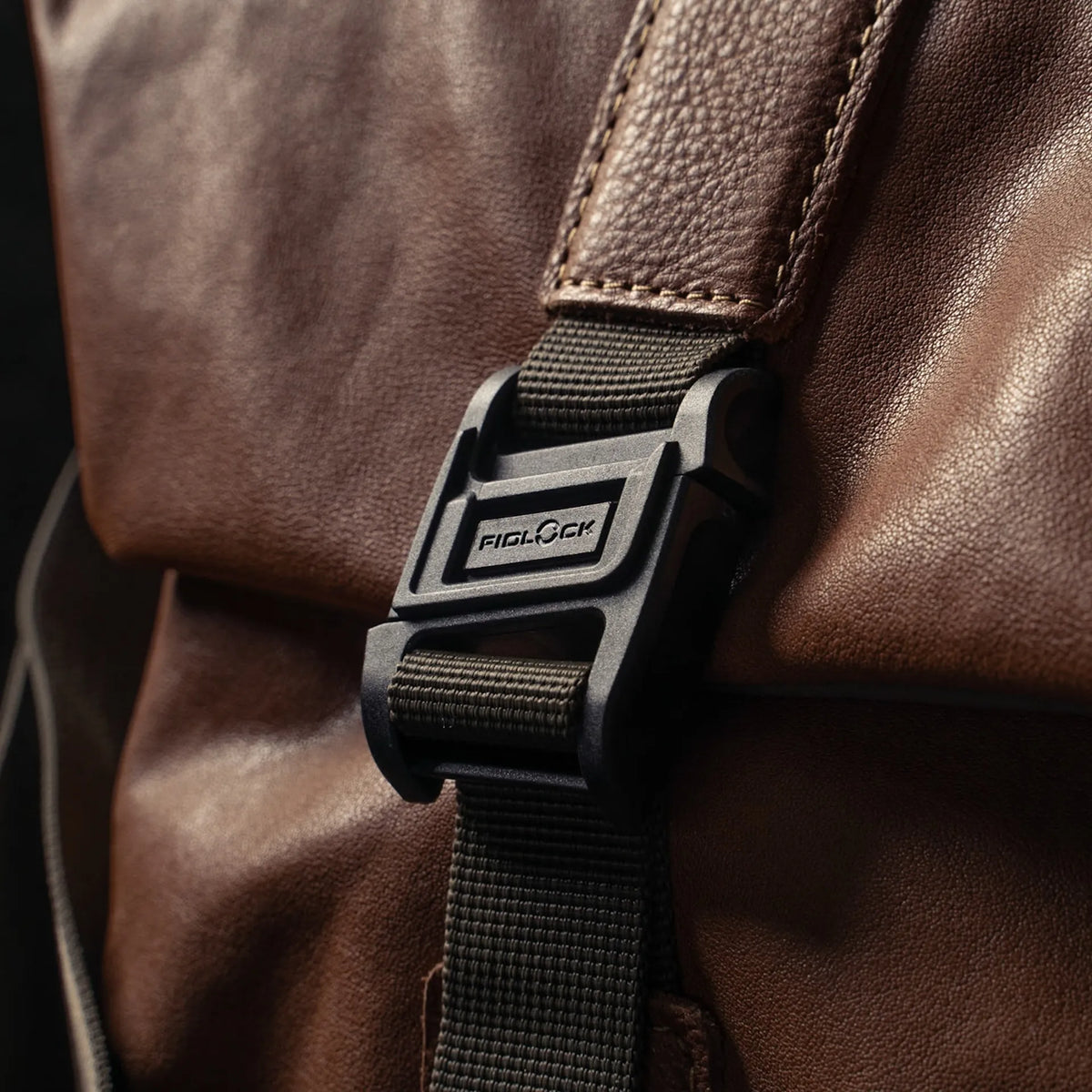 Wotancraft Pilot brown leather bag Fidlock magnetic buckle close-up
