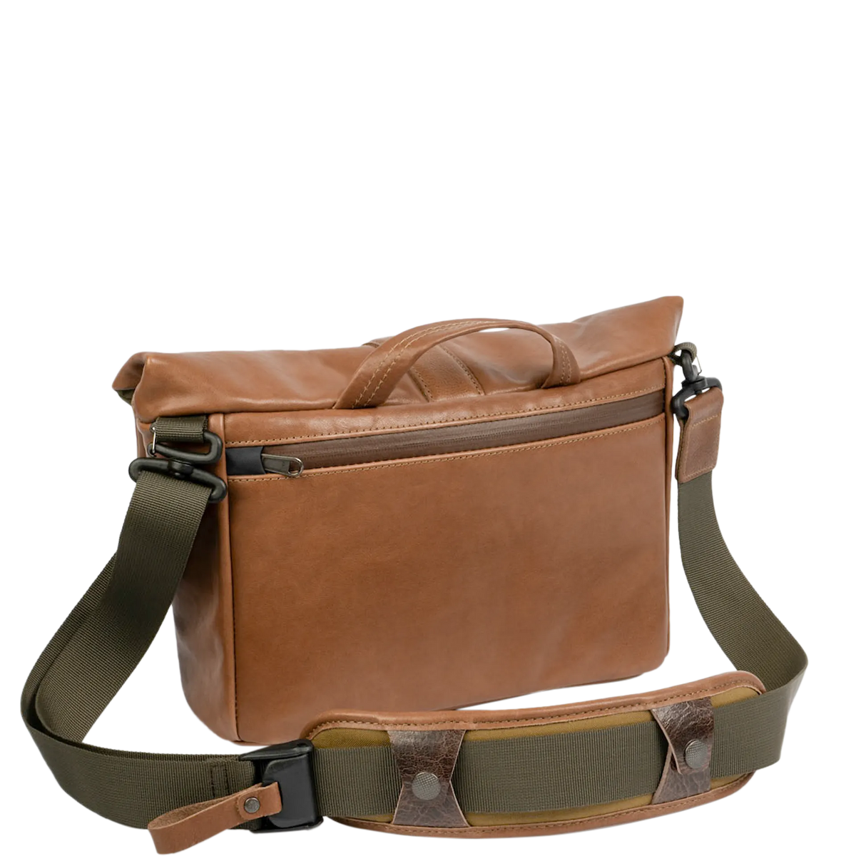 Wotancraft Pilot 7L brown leather bag, rear view with padded shoulder strap