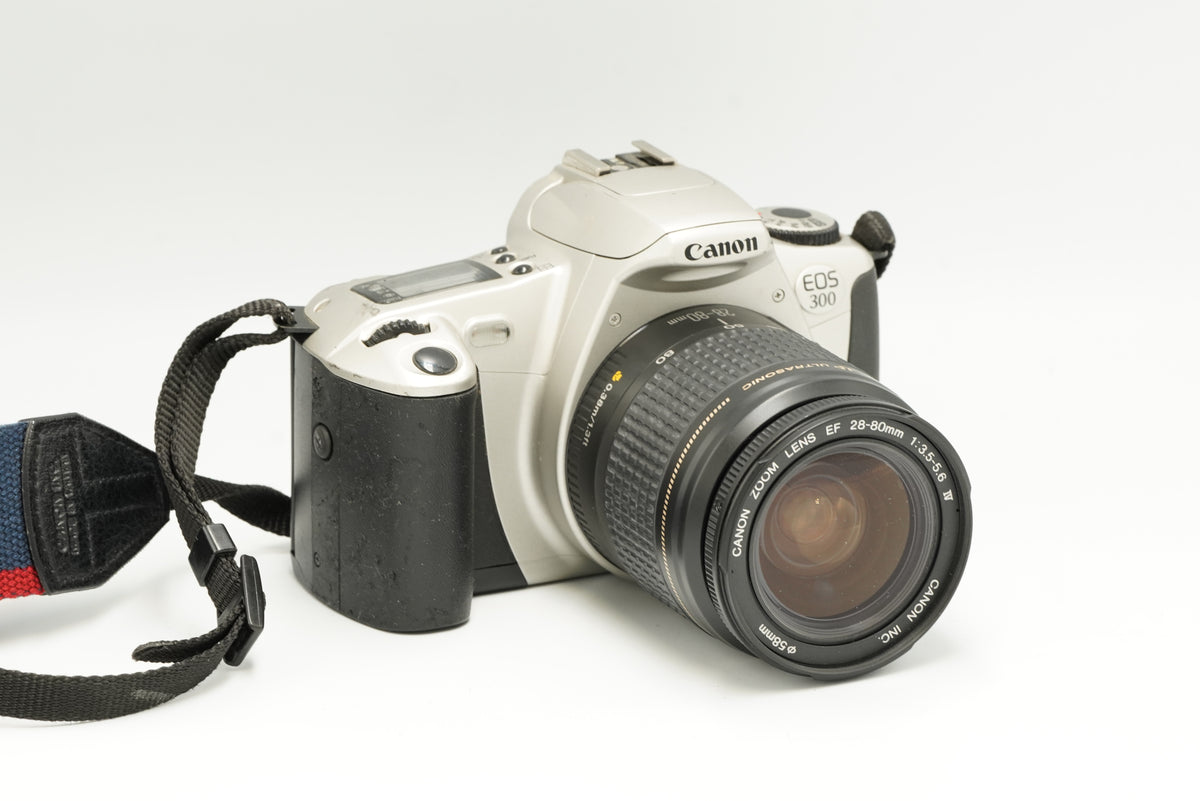 AUTOFOCUS COMPACT Canon EOS 300 film camera, silver