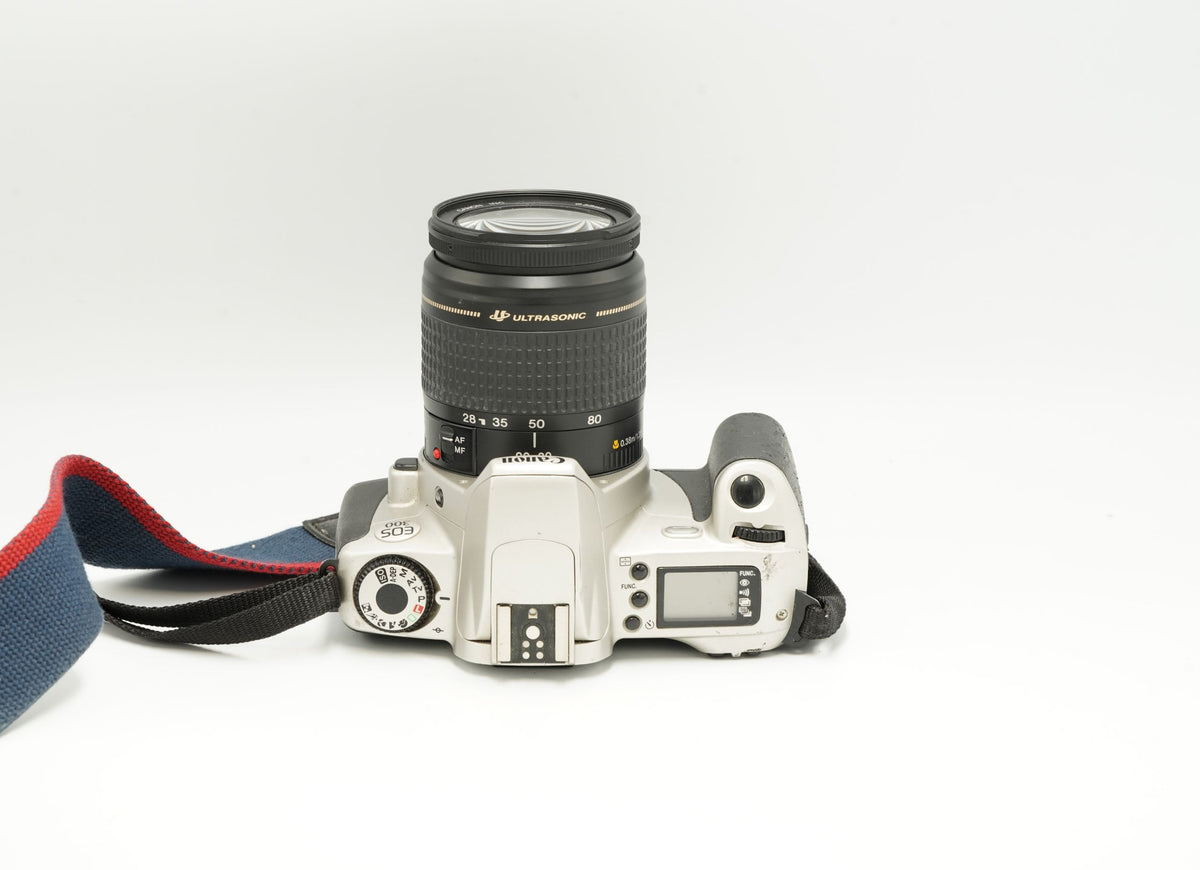 AUTOFOCUS COMPACT Canon EOS 300 film camera, silver