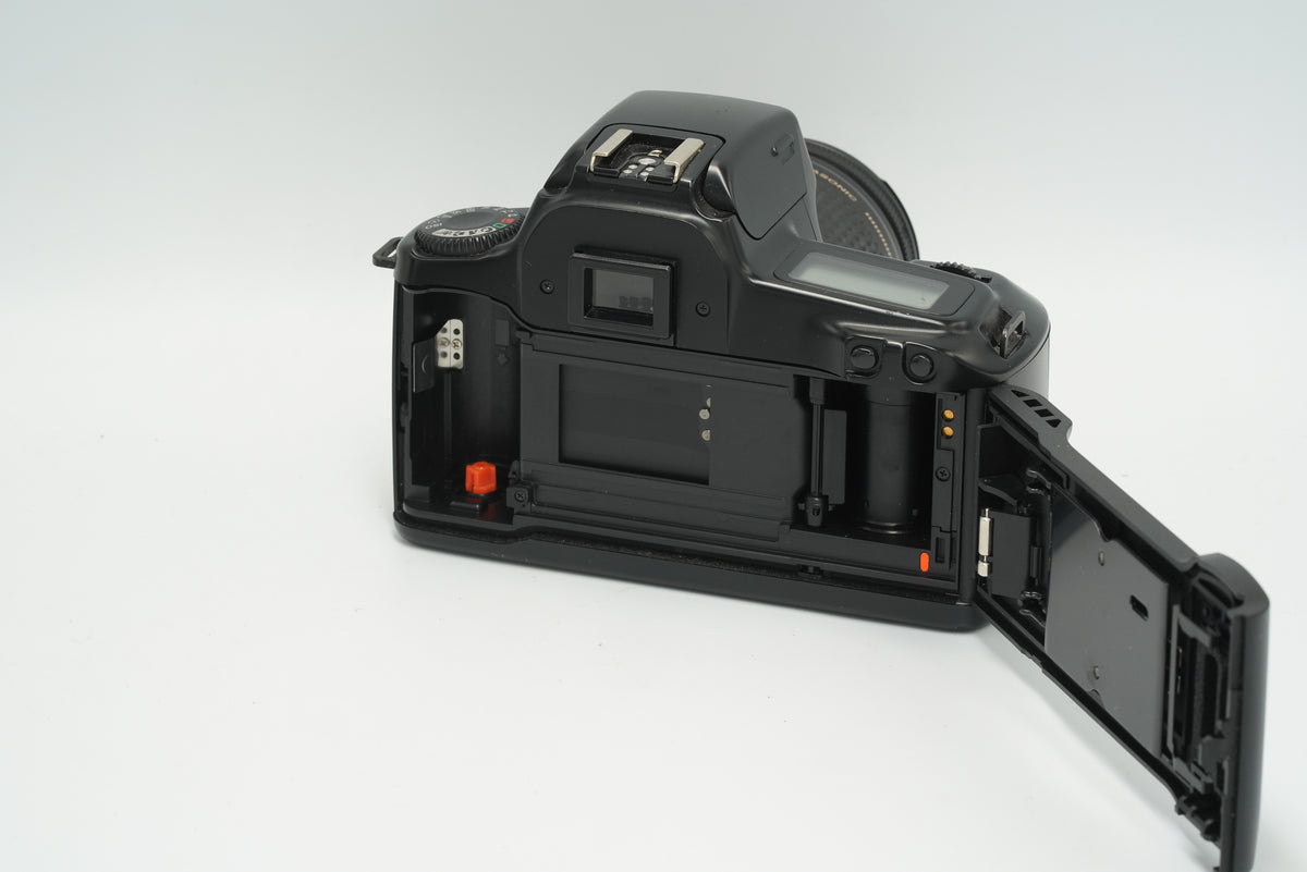AUTOFOCUS Canon EOS 500 film camera