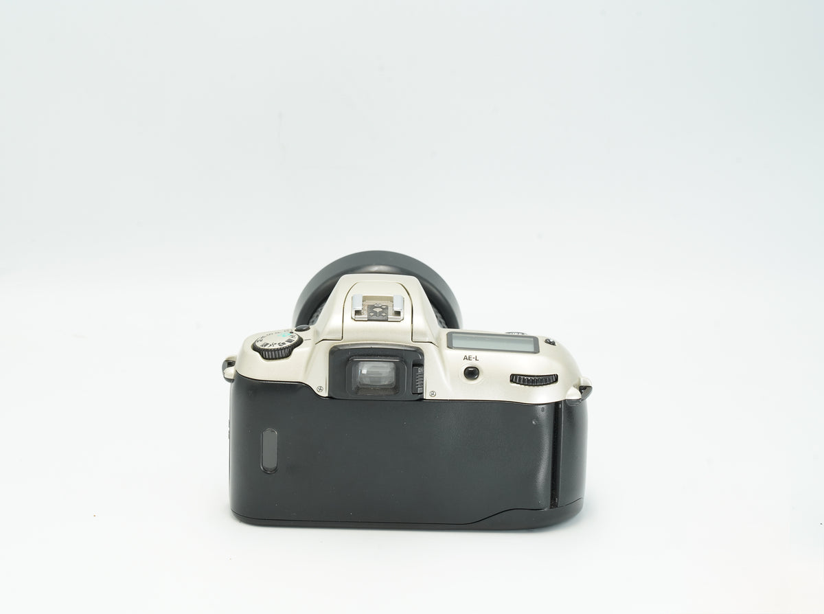 AUTOFOCUS ! Nikon N60/F60 film camera, with zoom lens