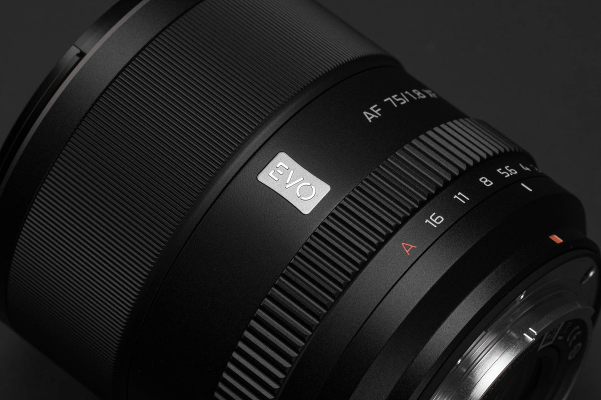 Viltrox 75mm f/1.8 EVO close-up of the aperture ring with A position
