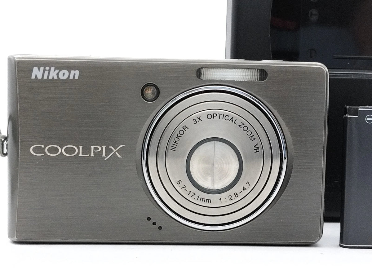 NIKON COOLPIX S500 7MP CCD DIGITAL camera, brushed grey