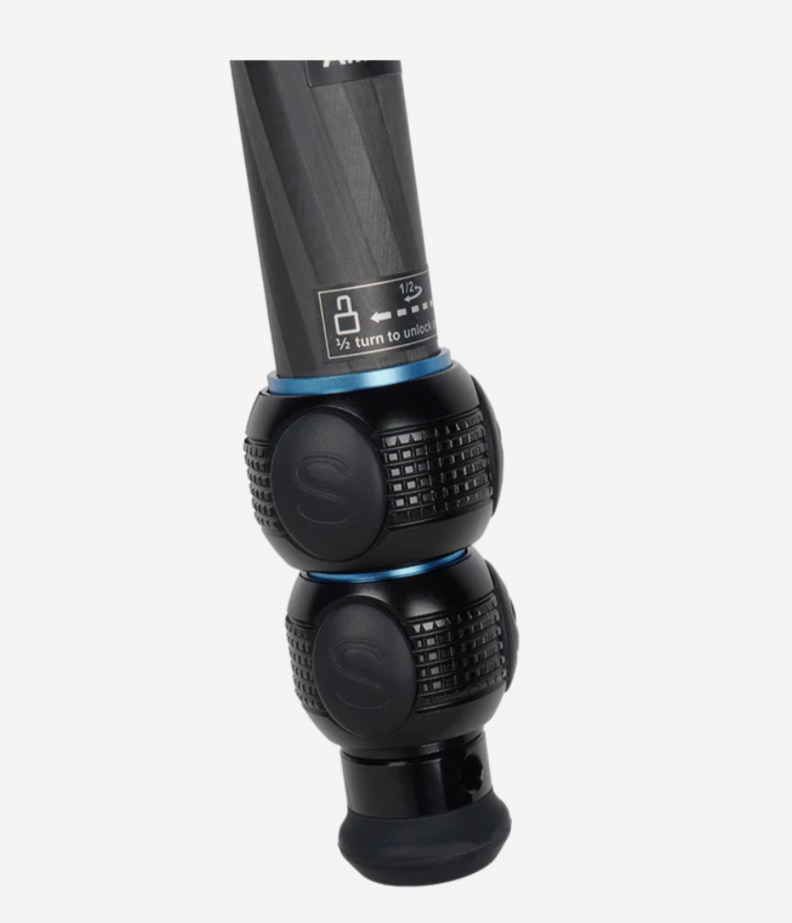 Sirui AM-223L twist leg locks, close-up with half-turn unlock guide