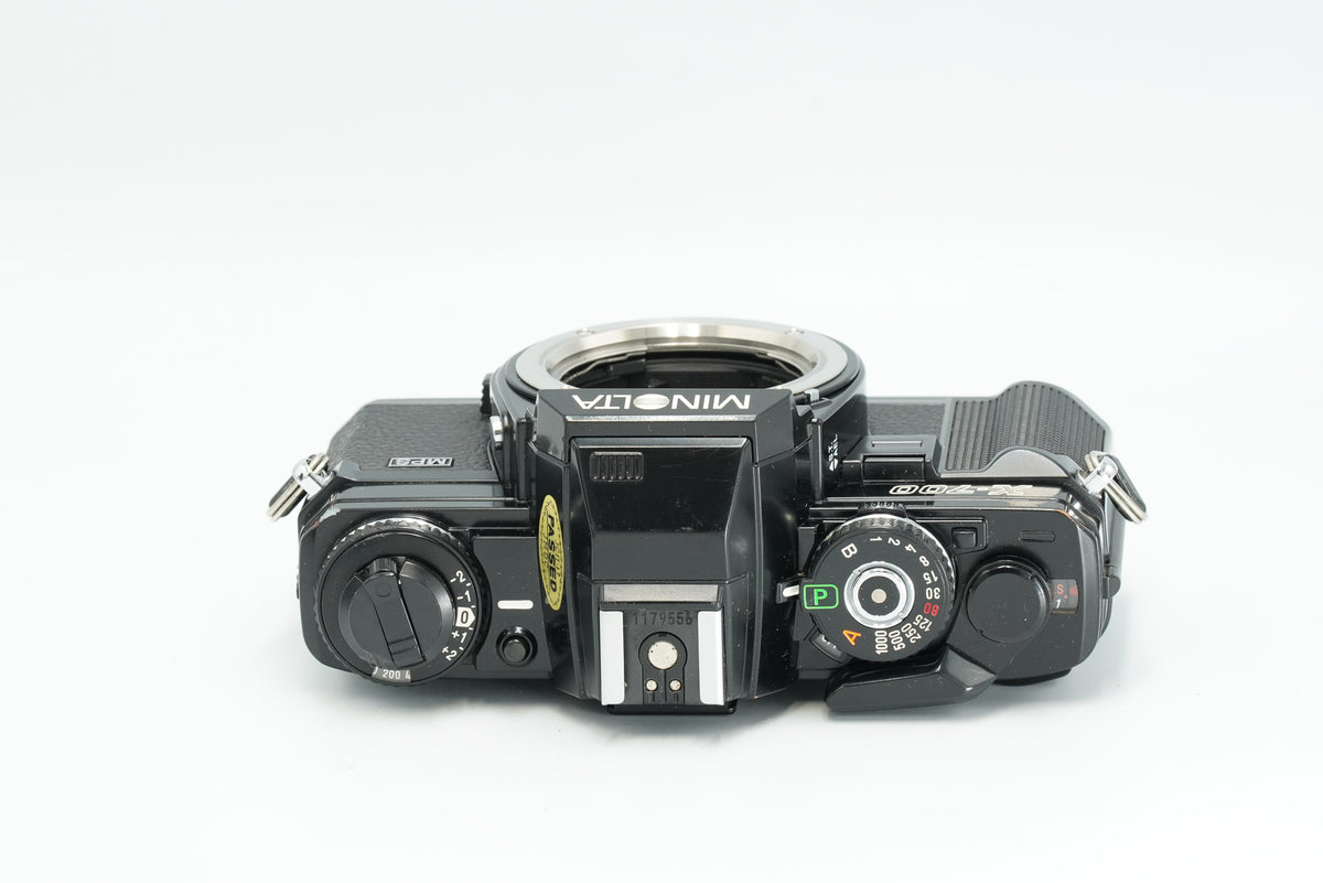Minolta X-700 black, top view with mode dial and shutter button