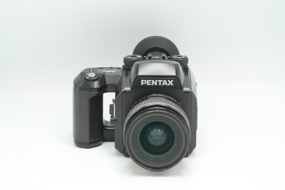 PENTAX 645N, FA45mm f2.8 lens & accessories, mint condition