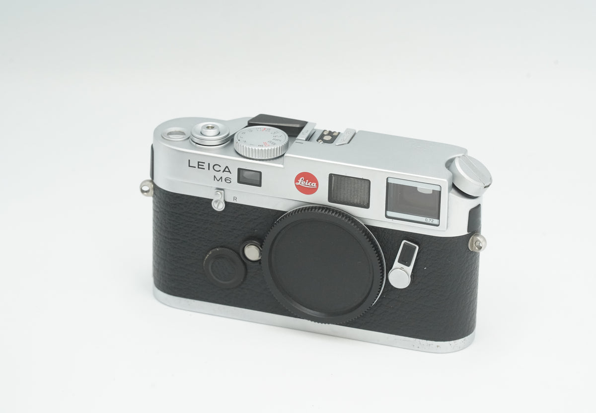 LEICA M6 TTL 0.72 body, silver, amazing condition with box