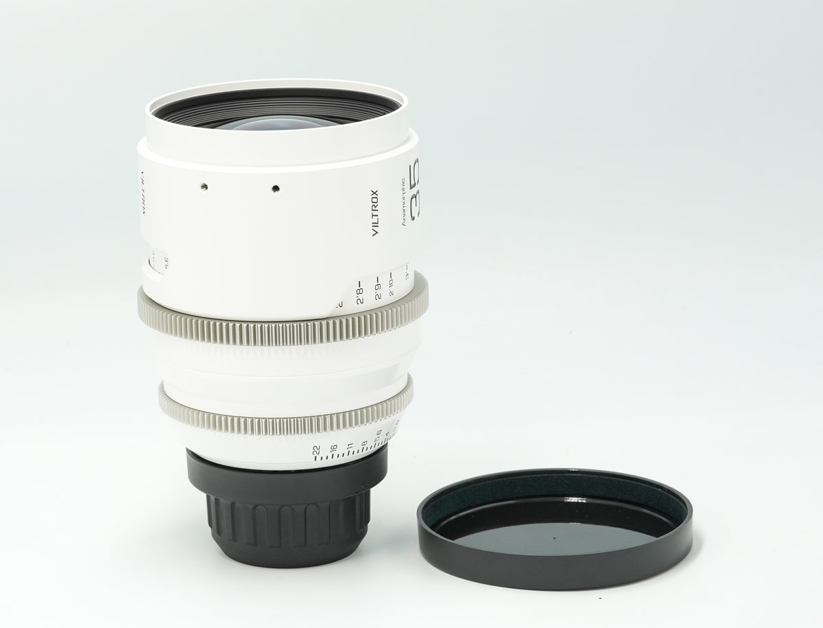 Viltrox 35mm T2.0 1.33x anamorphic lens, side view with focus and iris gears