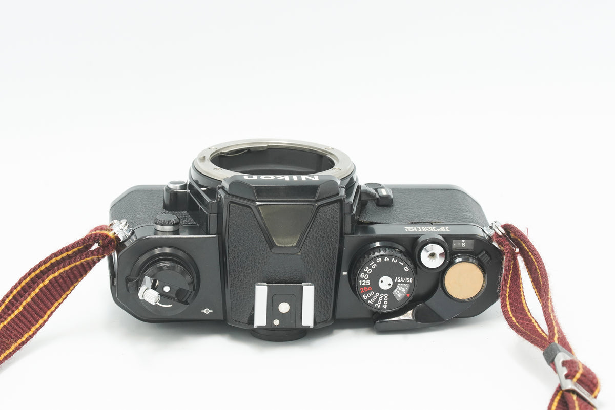 BEAUTIFUL Nikon FM2, black, with leather case