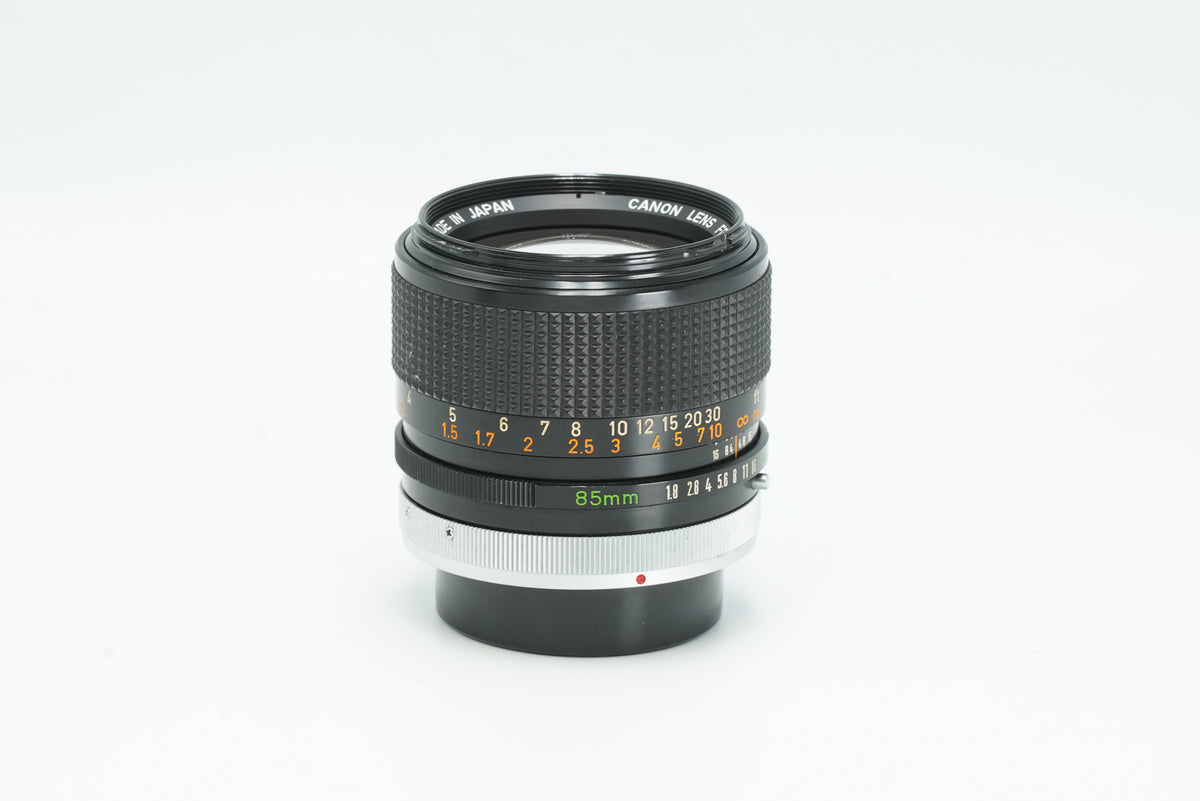 Canon FD 85mm f/1.8 S.S.C., front view with scales