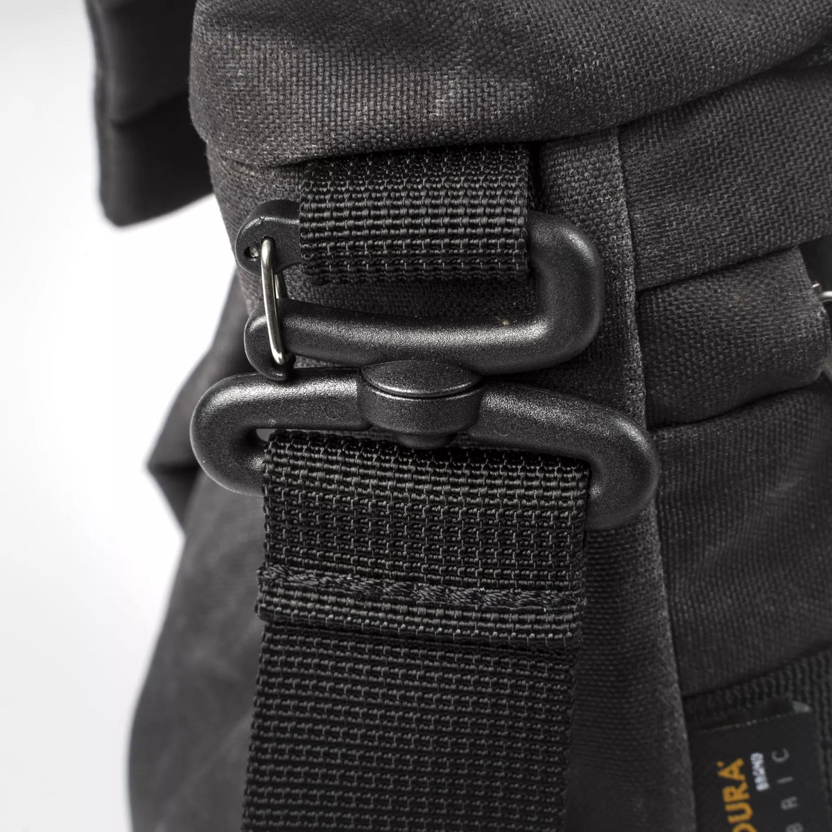 Wotancraft Pilot 7L charcoal bag swivel strap clip close-up