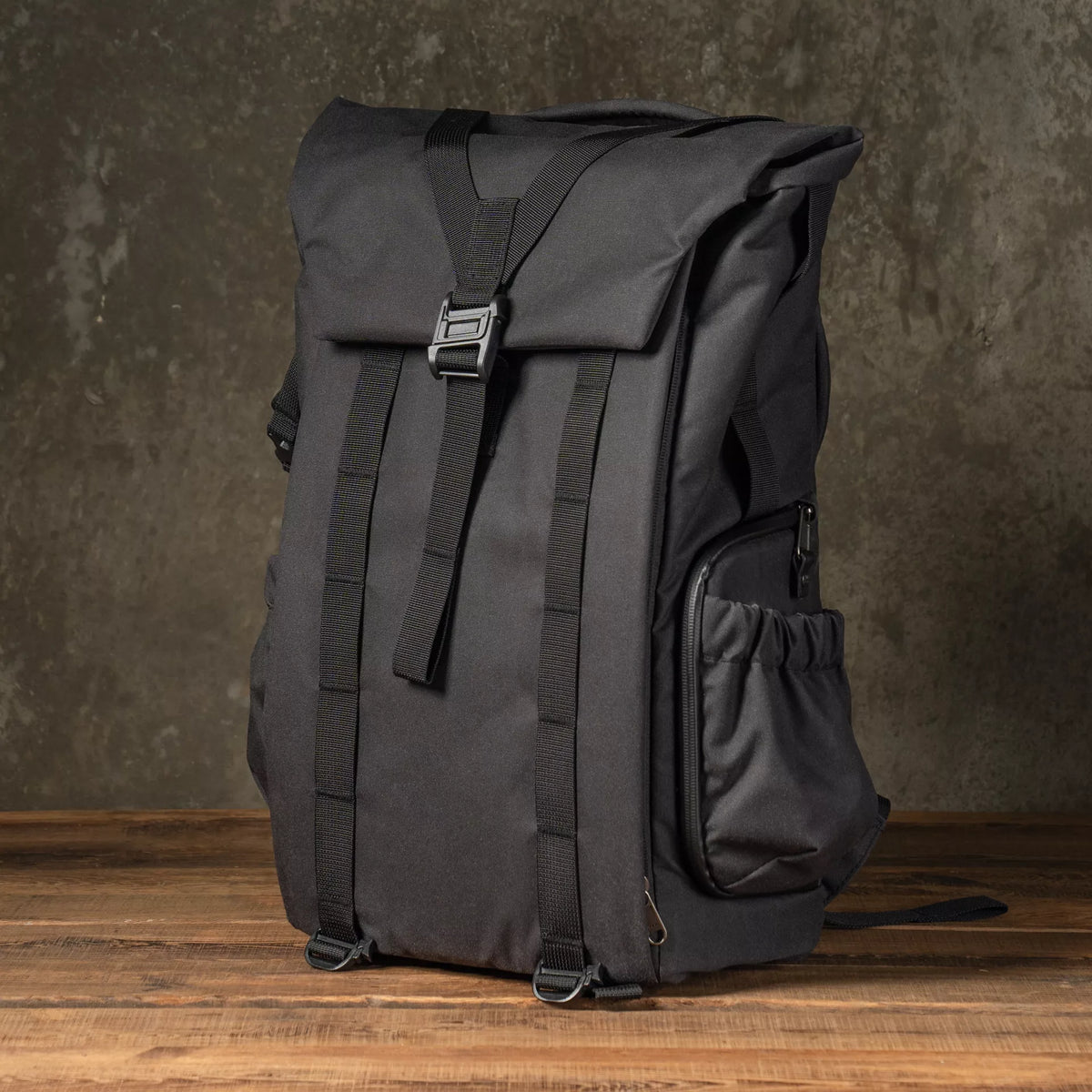 WOTANCRAFT Travel Camera Backpack "PILOT" 18L, BLACK
