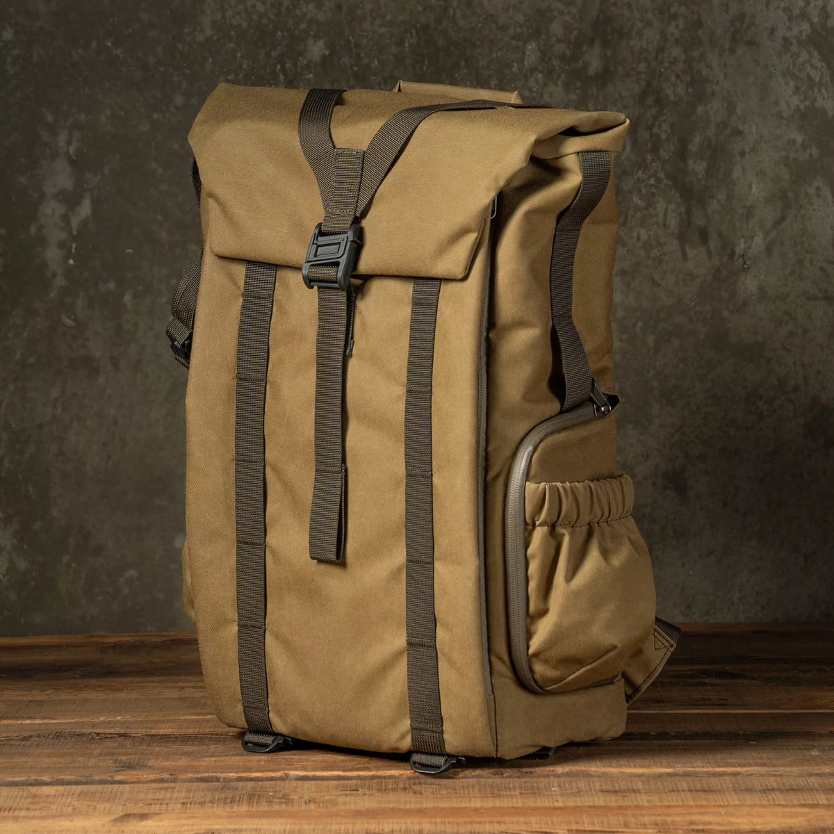 WOTANCRAFT Travel Camera Backpack "PILOT" 18L, KHAKI BROWN