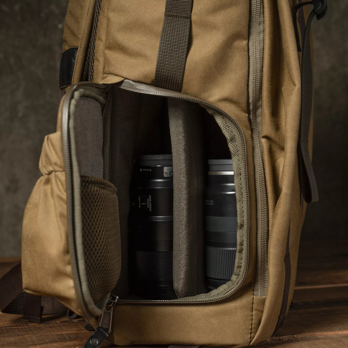 WOTANCRAFT Travel Camera Backpack "PILOT" 18L, KHAKI BROWN
