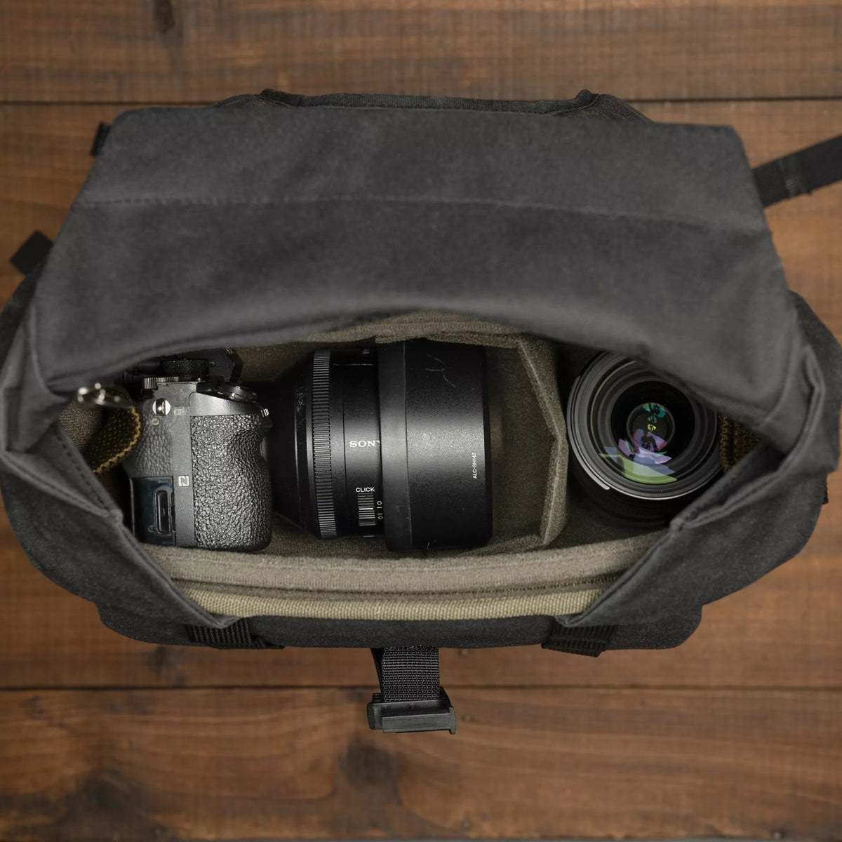 WOTANCRAFT Travel Camera Backpack "PILOT" 18L, BLACK