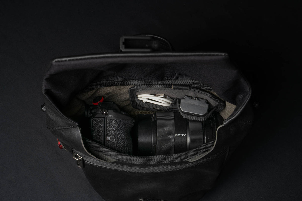 WOTANCRAFT Travel Camera Bag "PILOT" 3.5L, FULL LEATHER
