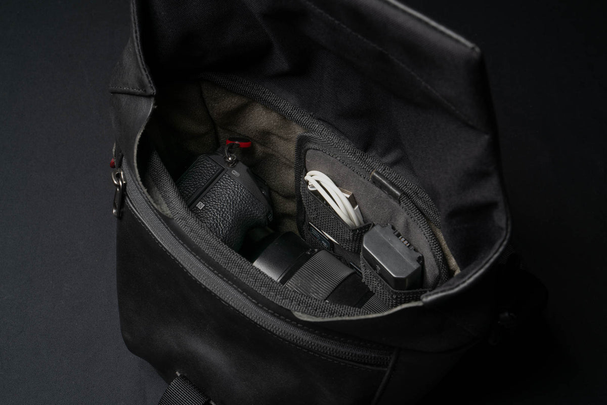 WOTANCRAFT Travel Camera Bag "PILOT" 3.5L, FULL LEATHER