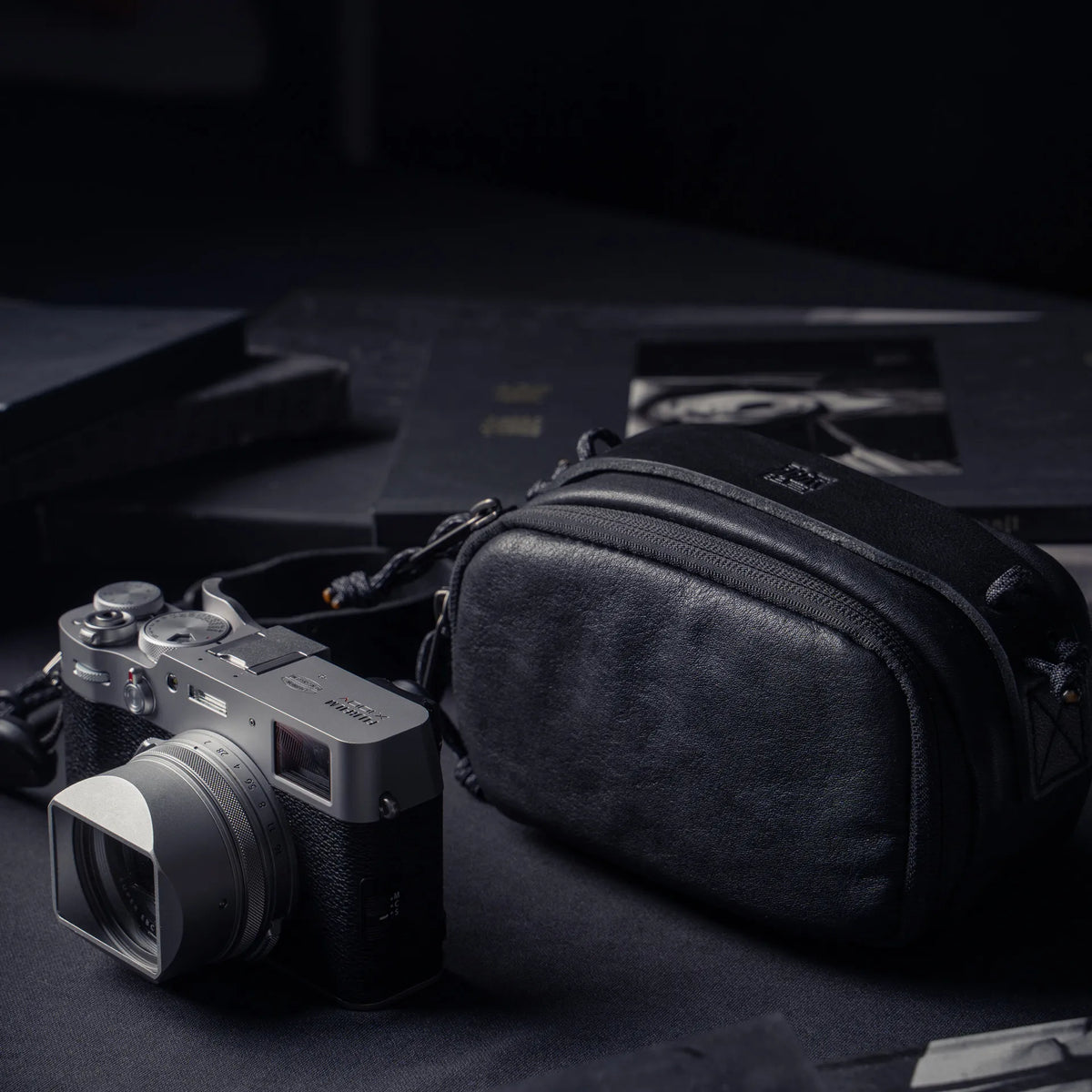 SALE ! WOTANCRAFT Portable Camera Pouch, BLACK LEATHER, Medium