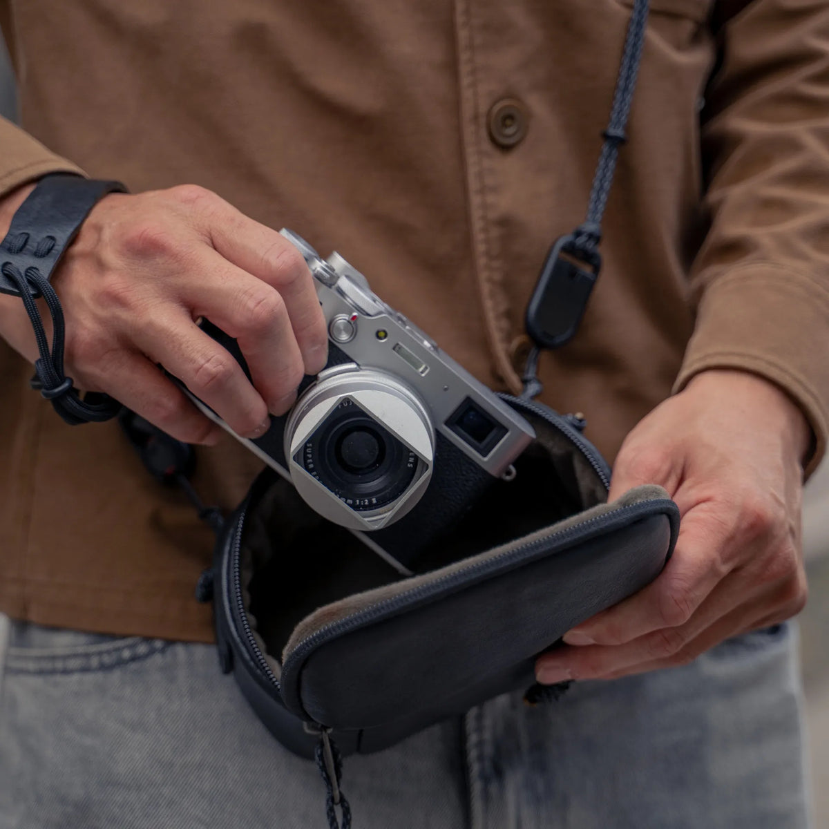 SALE ! WOTANCRAFT Portable Camera Pouch, BLACK LEATHER, Medium