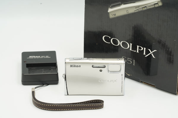 NIKON COOLPIX S51, silver 8MP DIGITAL CCD camera in BOX