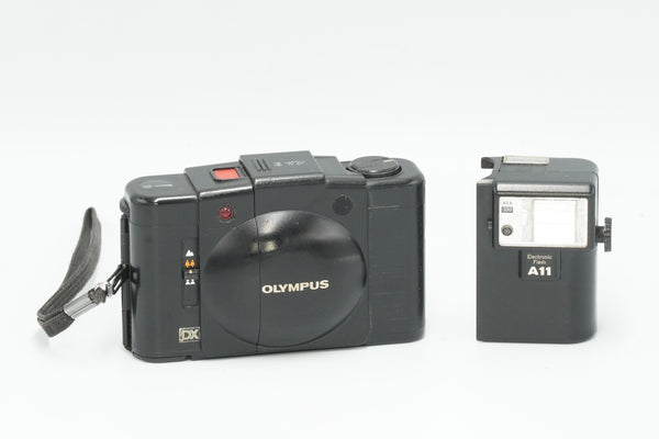 Olympus X-A3 tiniest 35mm film camera with flash