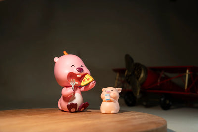 Toy figures lit by the TTArtisan mini LED light, neutral light sample