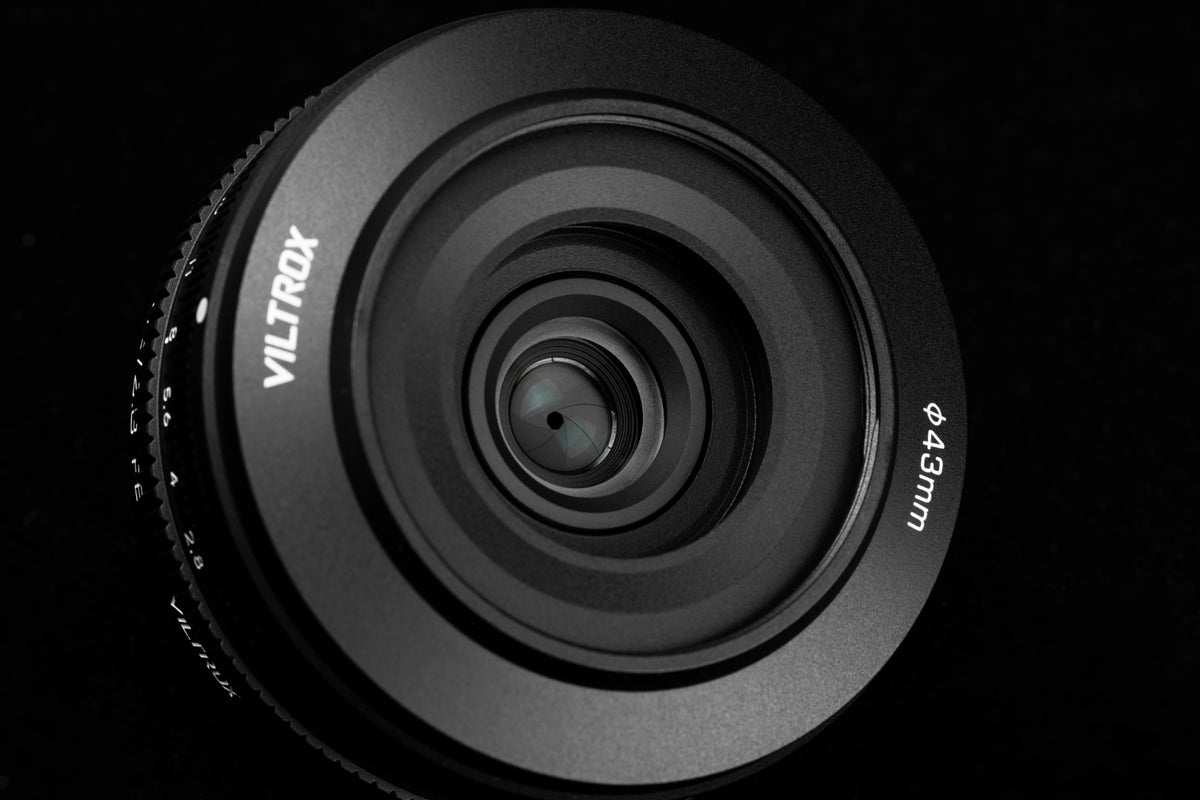 Viltrox AF 26mm f/2.8 pancake lens close-up of the front element and 43mm filter thread