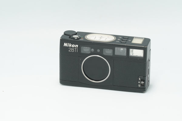OFFER ! BEAUTIFUL Nikon 28Ti, premium compact camera