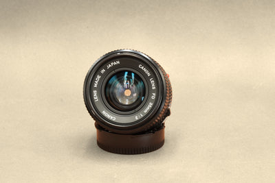 Canon nFD 35mm f/2, front element and lens name ring