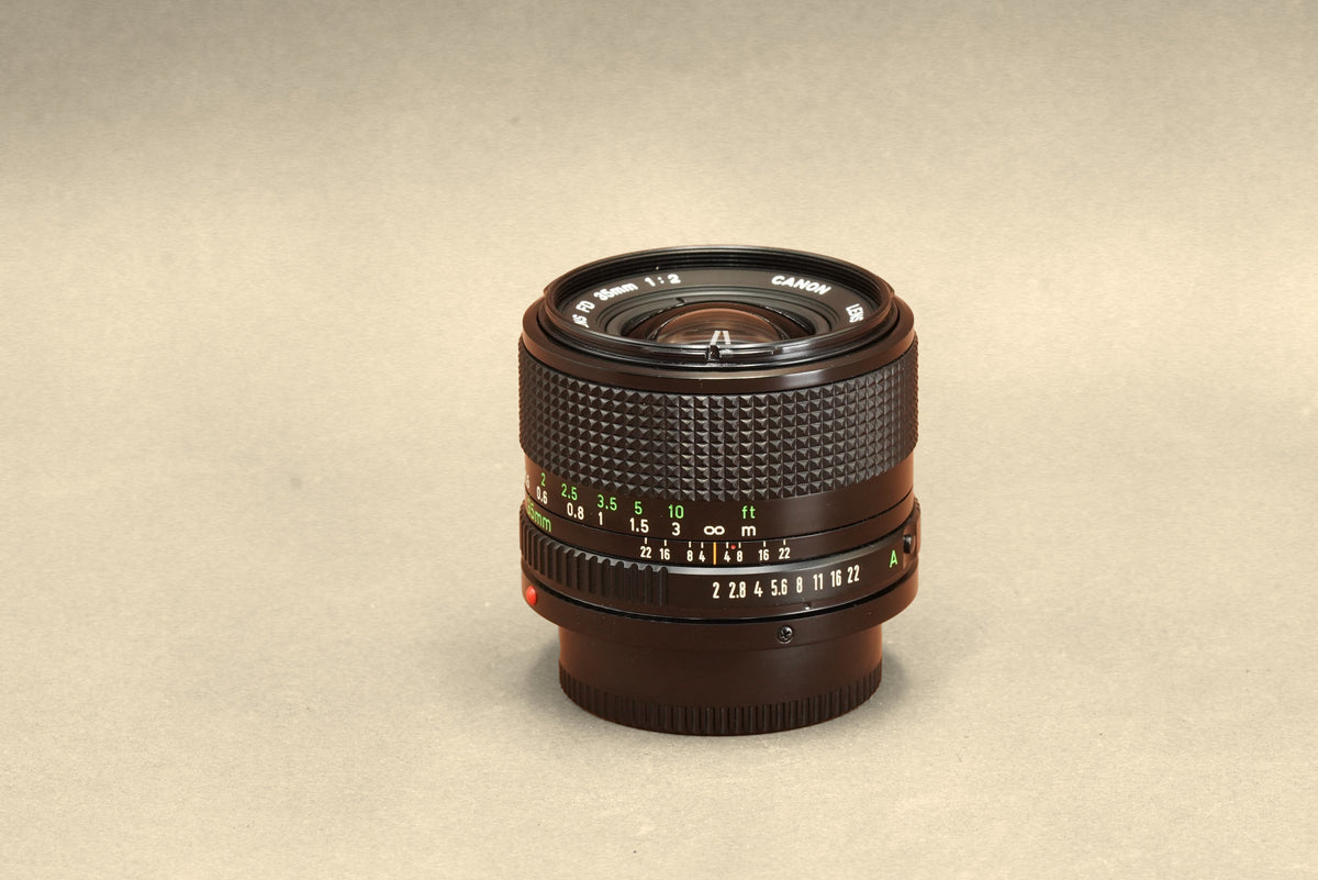 Canon nFD 35mm f/2, side view with focus and aperture scales
