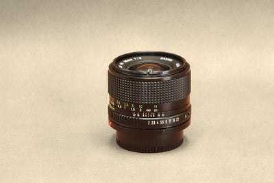 Canon nFD 35mm f/2, side view with focus and aperture scales