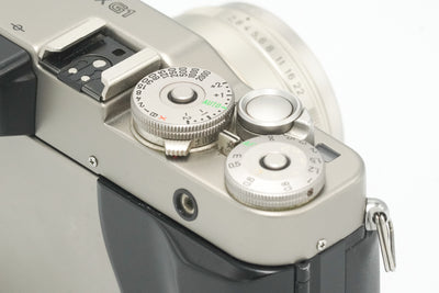 Contax G1 top plate with shutter speed dial and exposure compensation dial