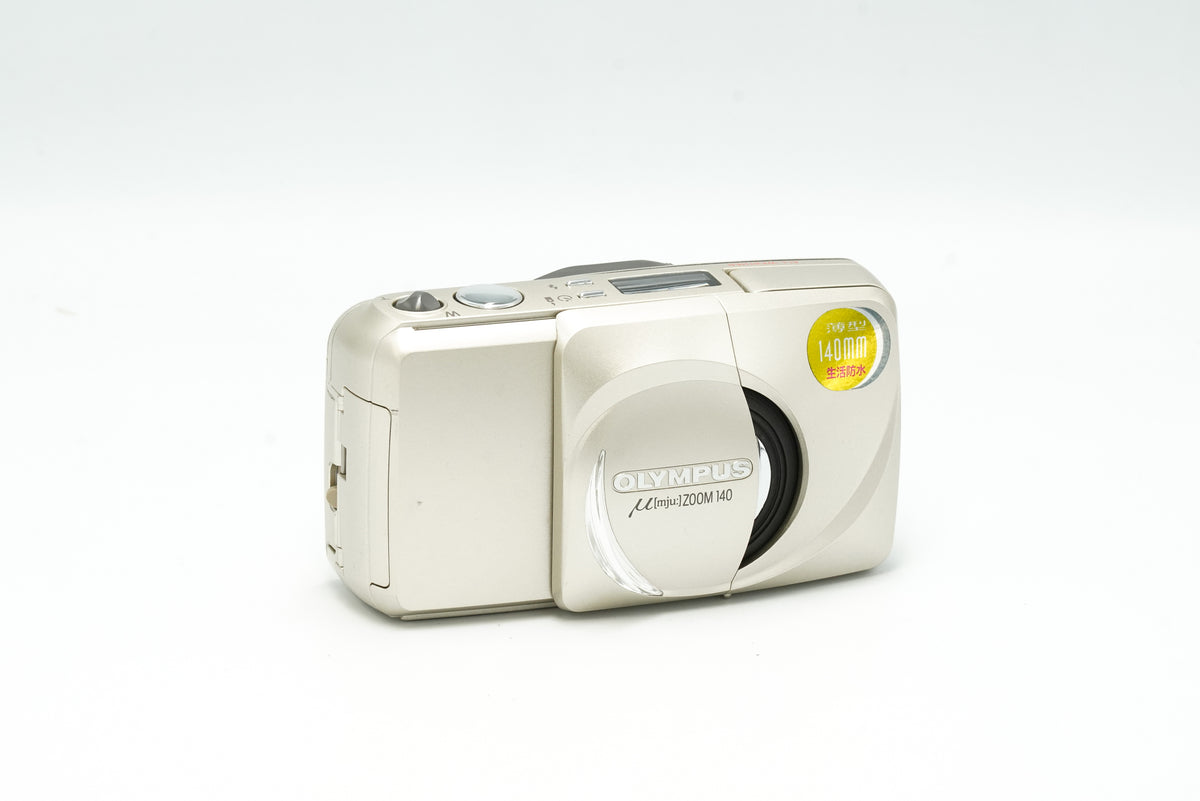 Olympus Mju Zoom 140 with lens cover closed