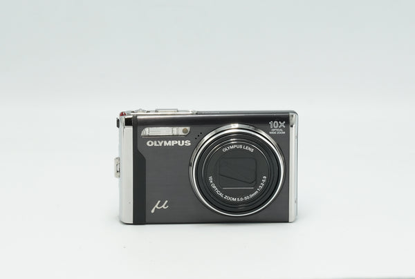 OLYMPUS U9000 - 12 MP DIGITAL SUPER ZOOM camera
