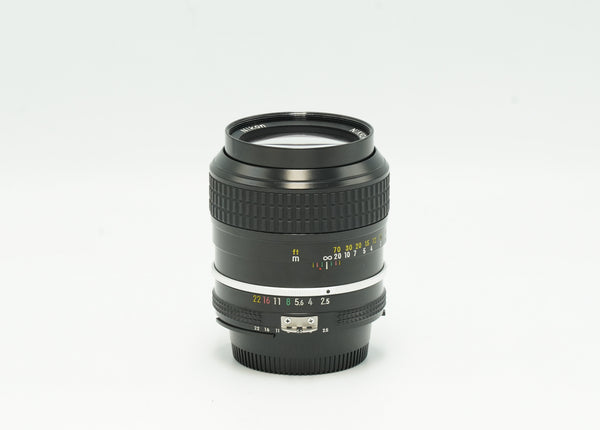 Nikon / Nikkor 105mm f2.5, MINT