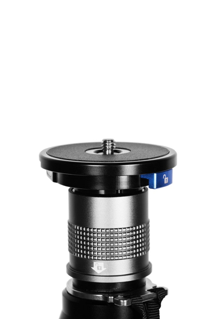 Sirui SVM-165 quick-release plate with blue lock button, close-up