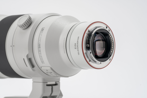Viltrox 2.0x teleconverter on a Sony FE 200-600mm G lens, side view