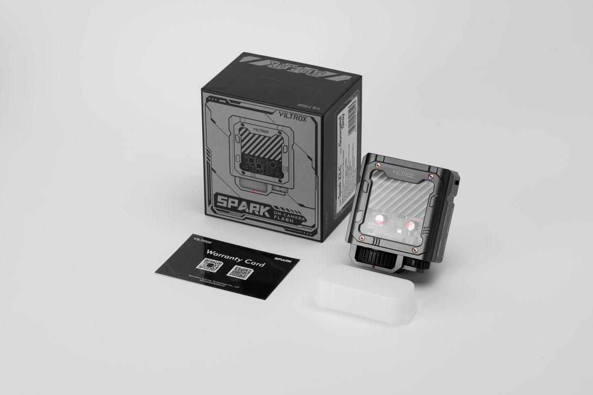 Viltrox Spark Z3 box contents: flash, diffuser and warranty card