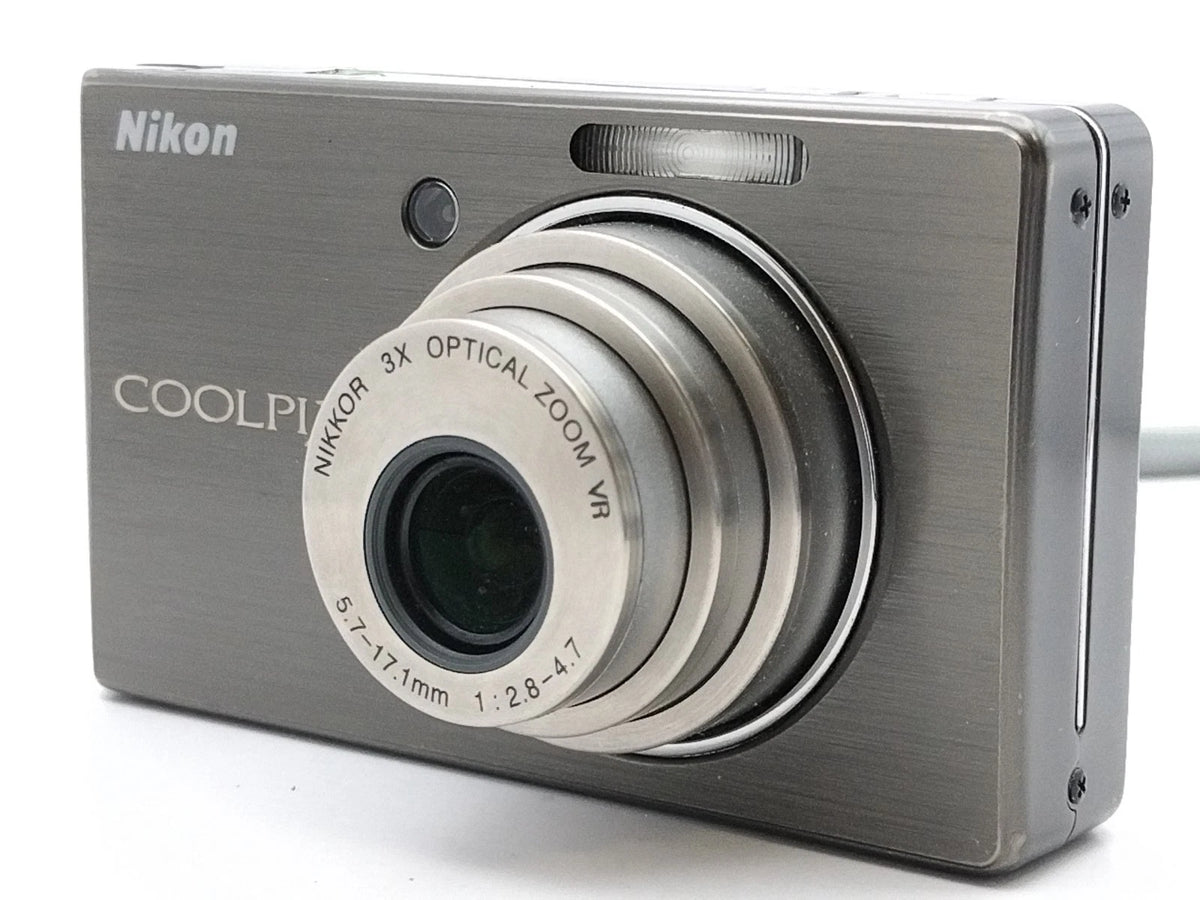 NIKON COOLPIX S500 7MP CCD DIGITAL camera, brushed grey