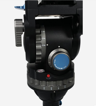 Sirui VHS-10 fluid head pan and tilt drag dials and bubble level close-up
