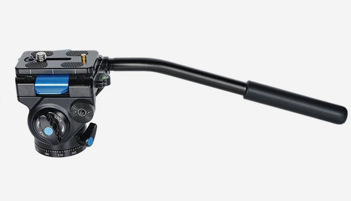 Sirui VA-5X fluid video head, side view with pan bar