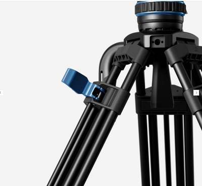 Sirui SQ75 tripod blue flip lock on the twin leg tubes