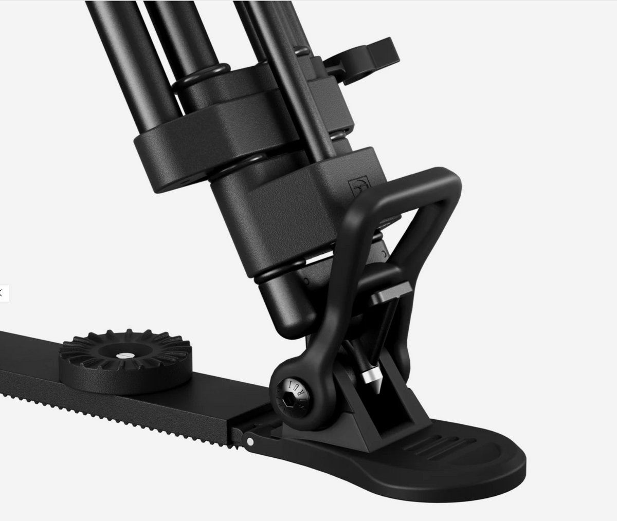 Sirui SQ75 tripod rubber foot attached to the ground spreader